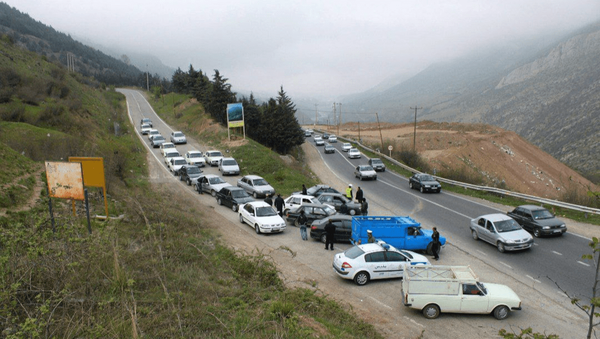 جاده‌ای که نان بومیان را آجر می‌کند